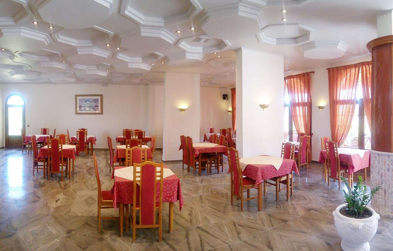 Regina Hotel Vasilátika Exterior foto